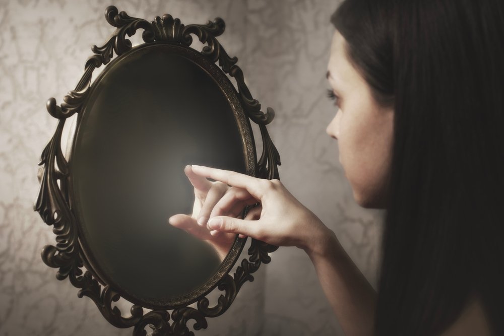 ما هي النرجسية؟ وكيف تكتشف أنك مع شخص نرجسي؟